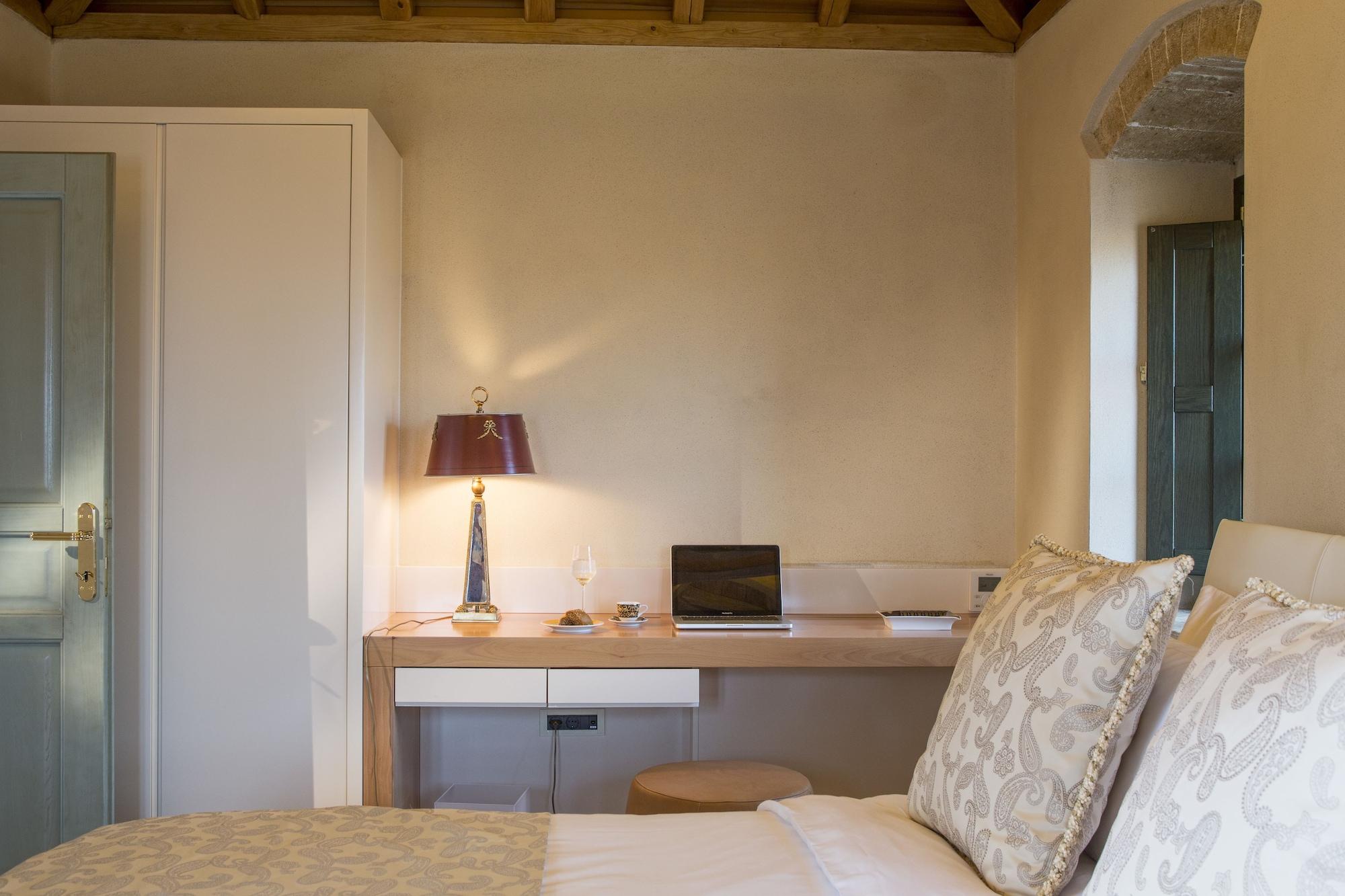 Moni Emvasis Luxury Suites Monemvasziá Kültér fotó