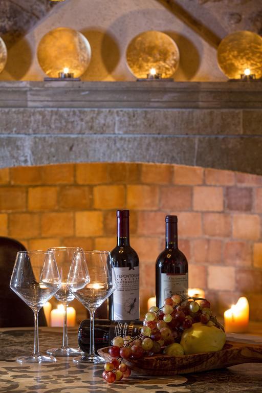 Moni Emvasis Luxury Suites Monemvasziá Kültér fotó